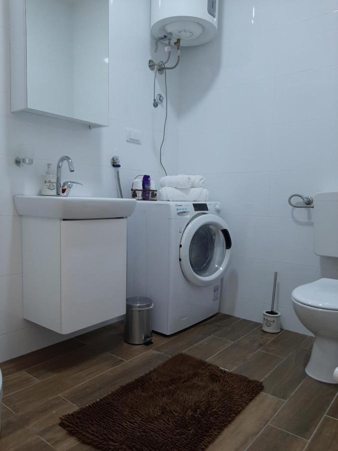 Apartman Viaggio Sremska Mitrovica Esterno foto