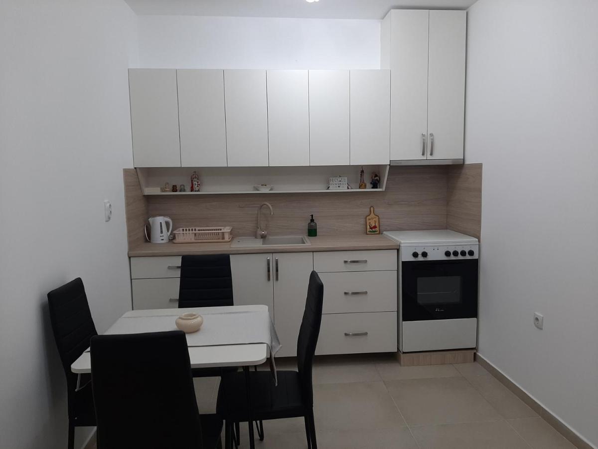 Apartman Viaggio Sremska Mitrovica Esterno foto