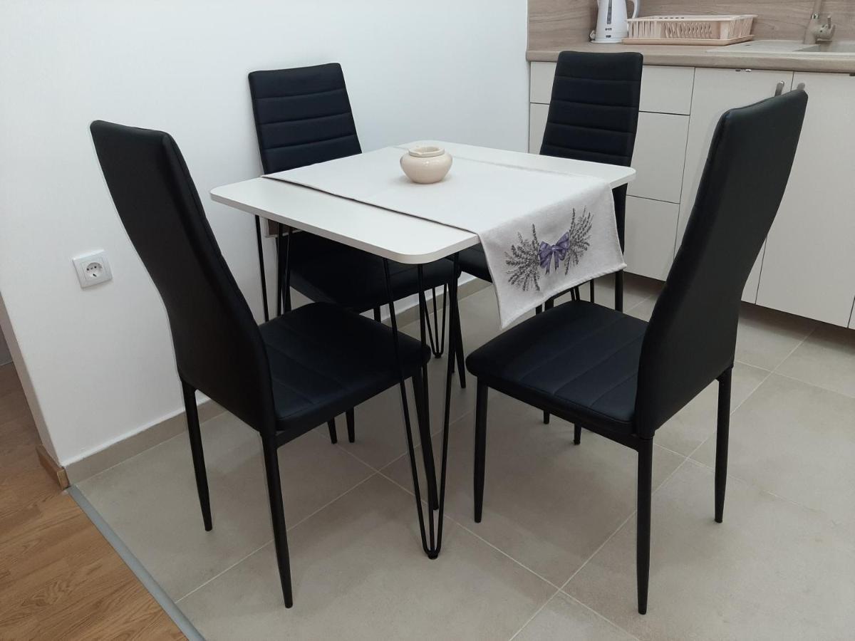 Apartman Viaggio Sremska Mitrovica Esterno foto