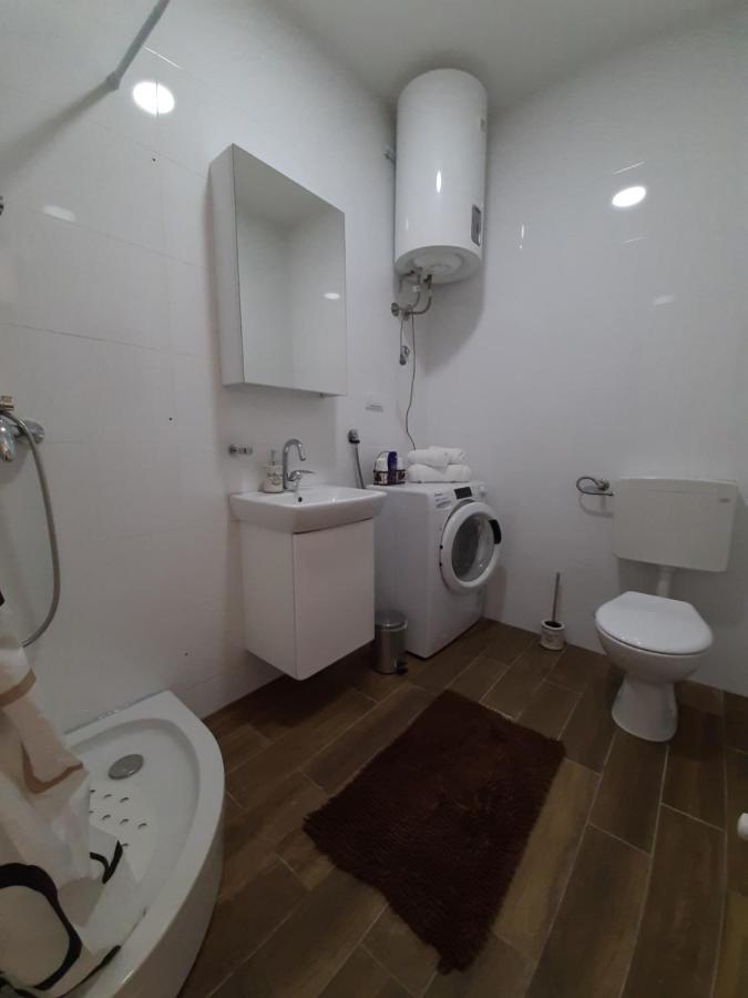 Apartman Viaggio Sremska Mitrovica Esterno foto