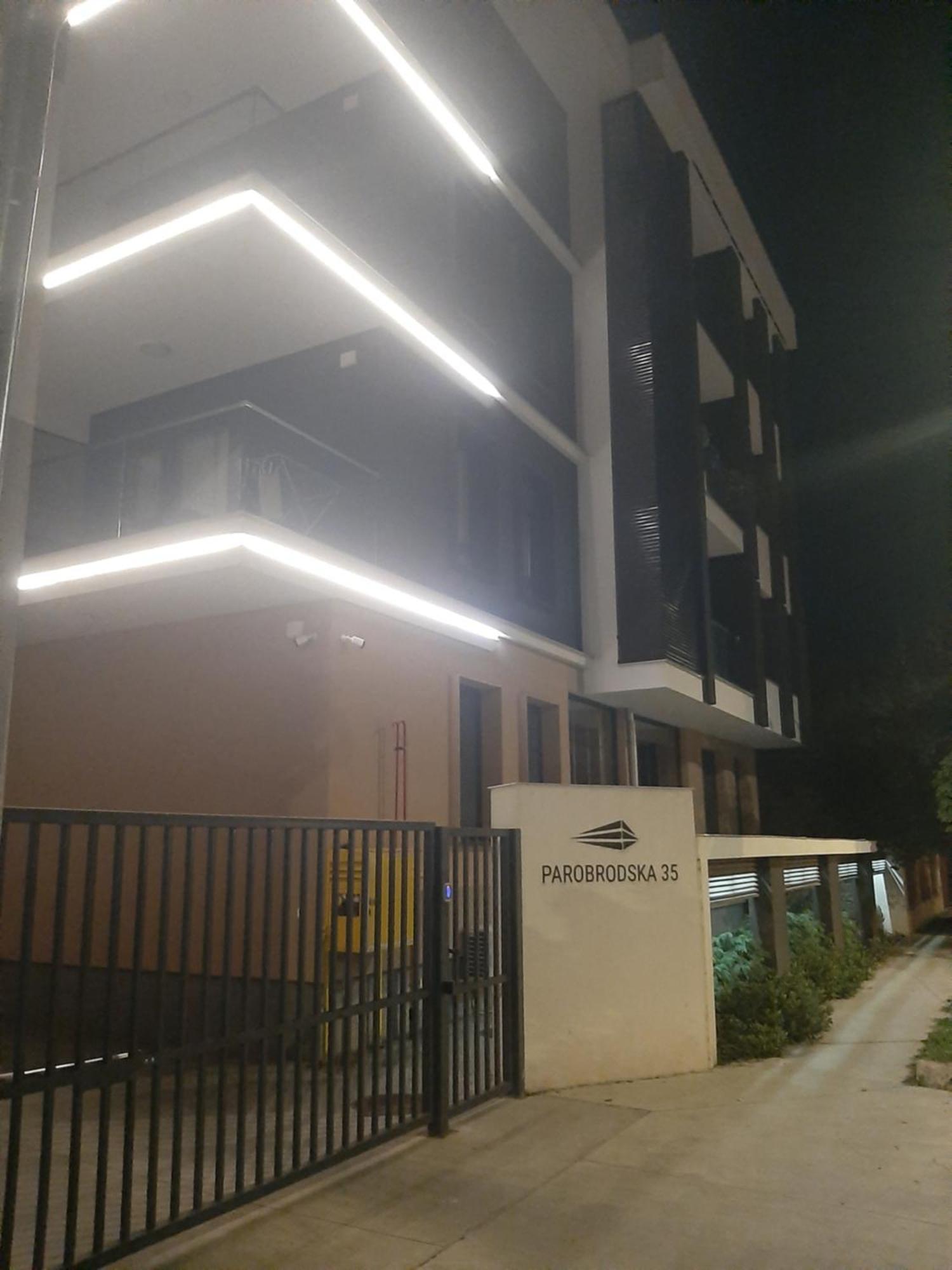 Apartman Viaggio Sremska Mitrovica Esterno foto